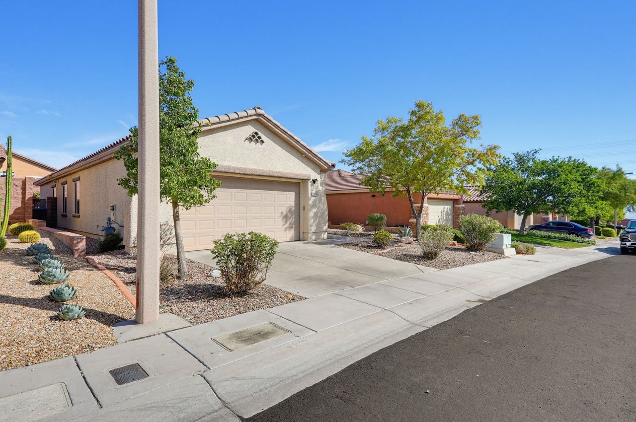 11236 Vintners Ln - Photo 3 of 36