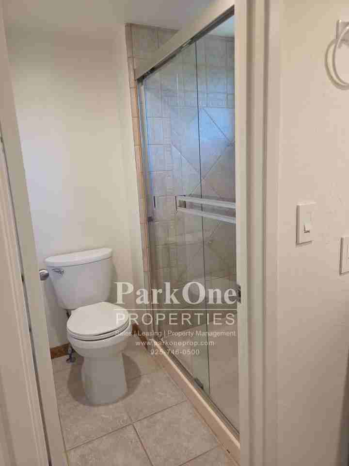 1501 Fieldcrest Dr - Photo 7 of 22
