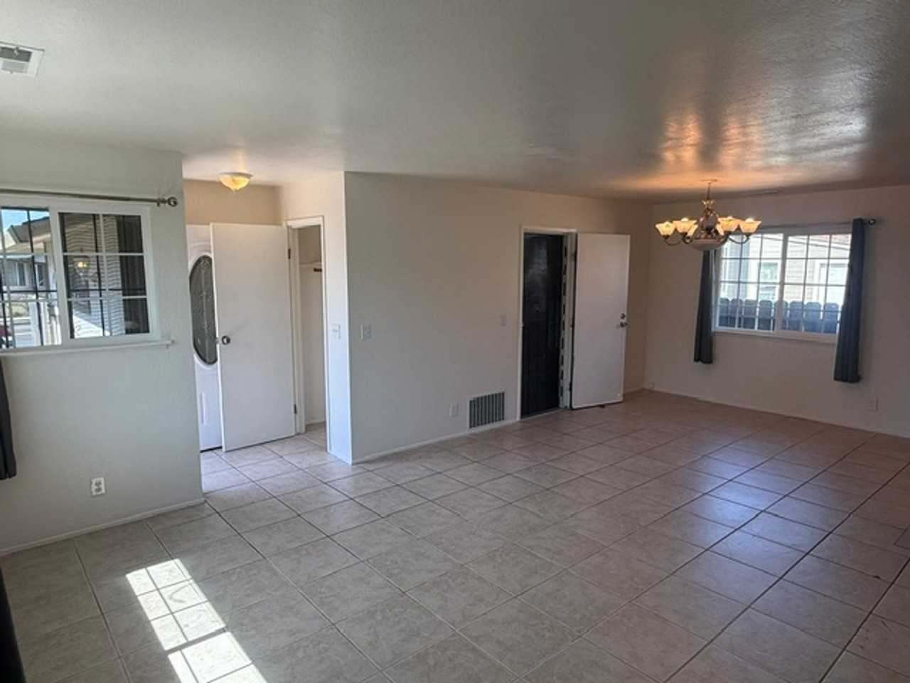 1712 14th St - Photo 2 of 36