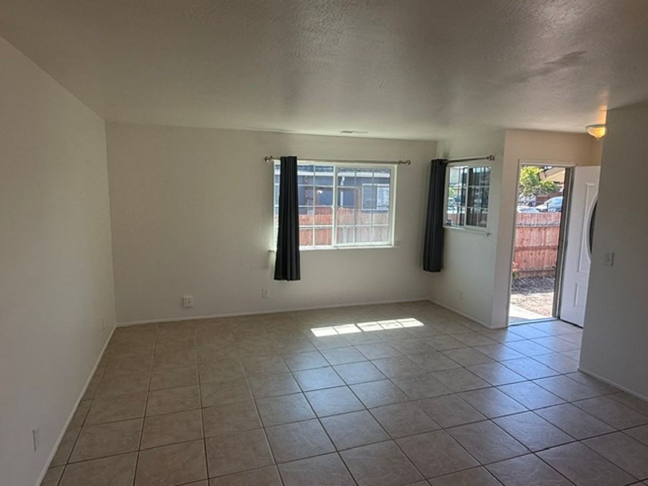 1712 14th St - Photo 3 of 36