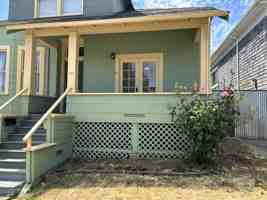 featured image of 925A Virginia St