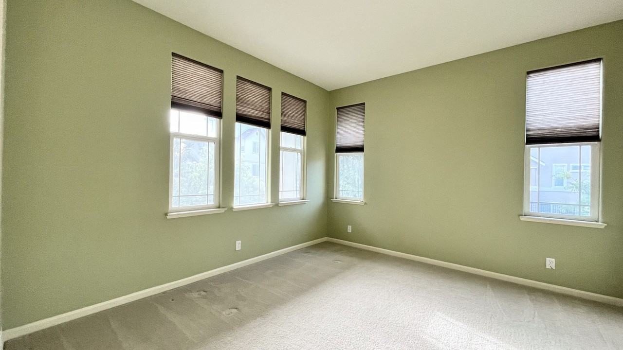 1693 Salamoni Ct - Photo 5 of 33
