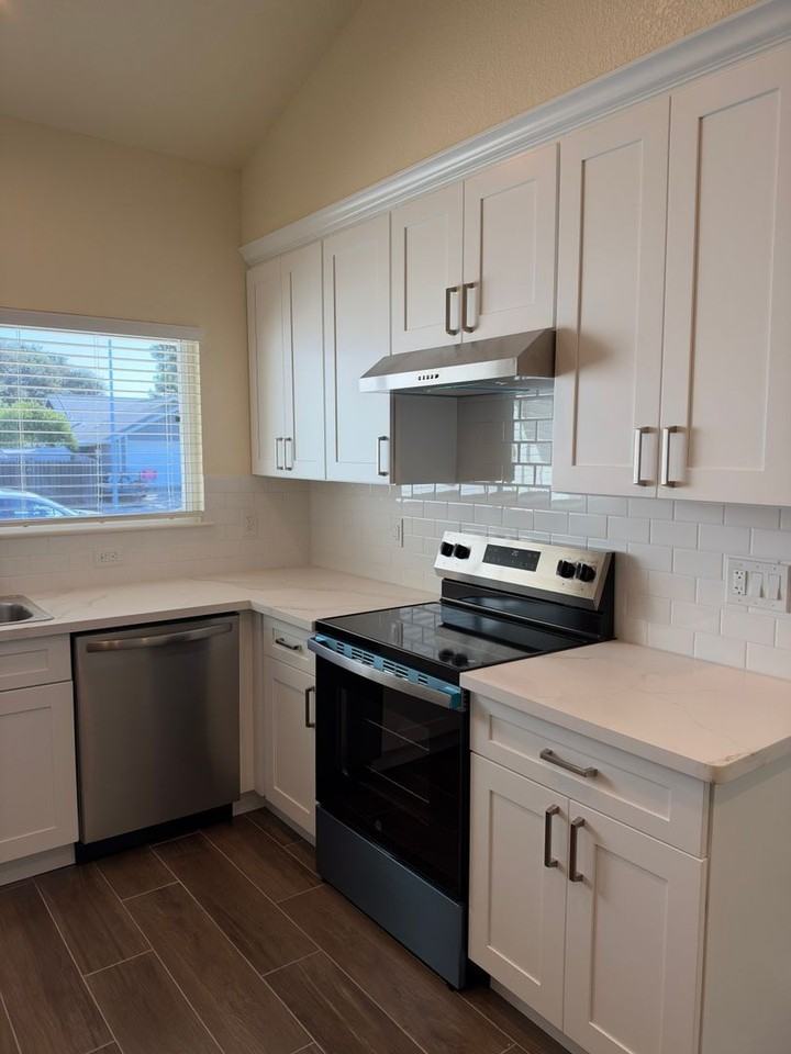 528 Bella Vista Dr - Photo 4 of 18