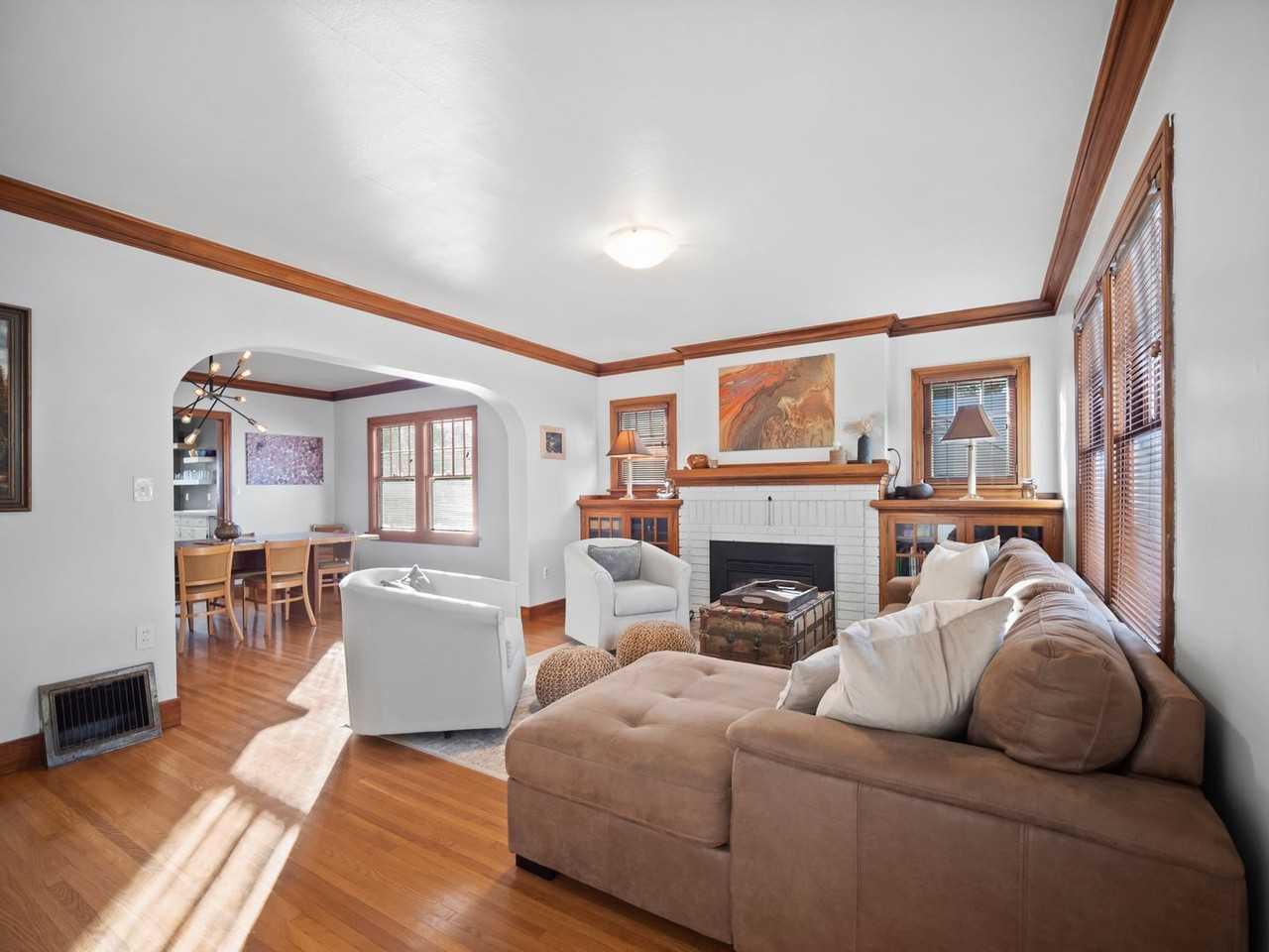 811 W 13th Ave