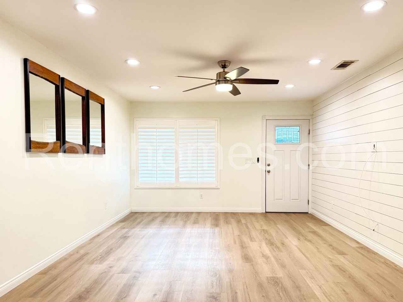 13710 Utopia Rd - Photo 2 of 32