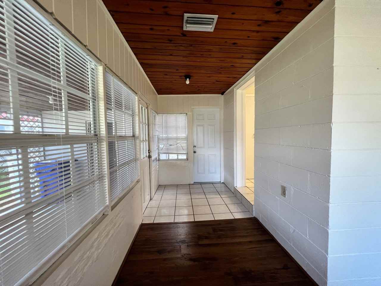 1009 Clearview Ave - Photo 4 of 22