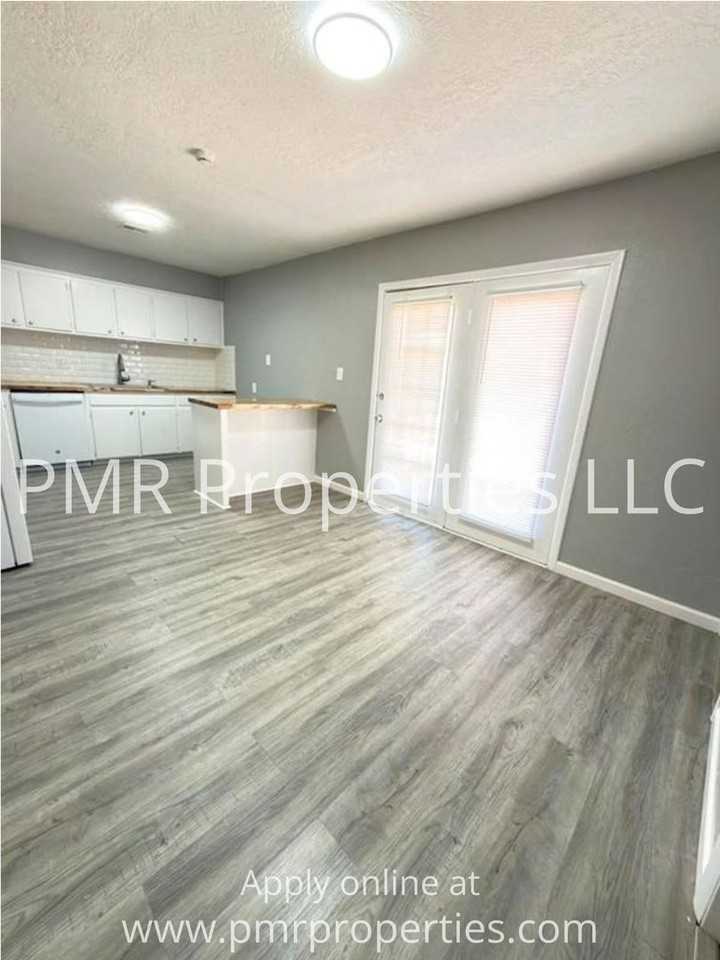 5425 Nw Kinyon Ave - Photo 4 of 11