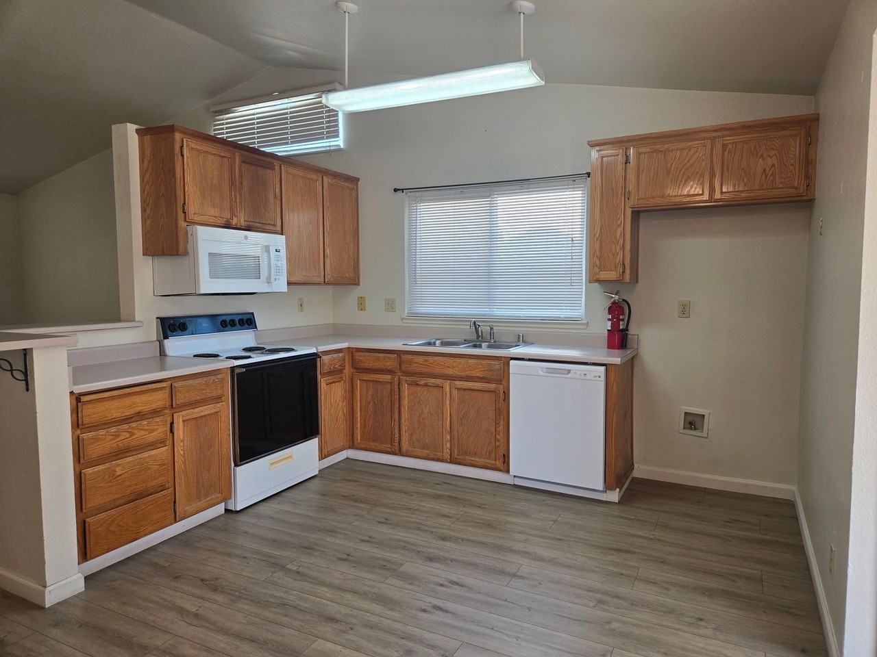 369 Leffler Pl - Photo 4 of 12