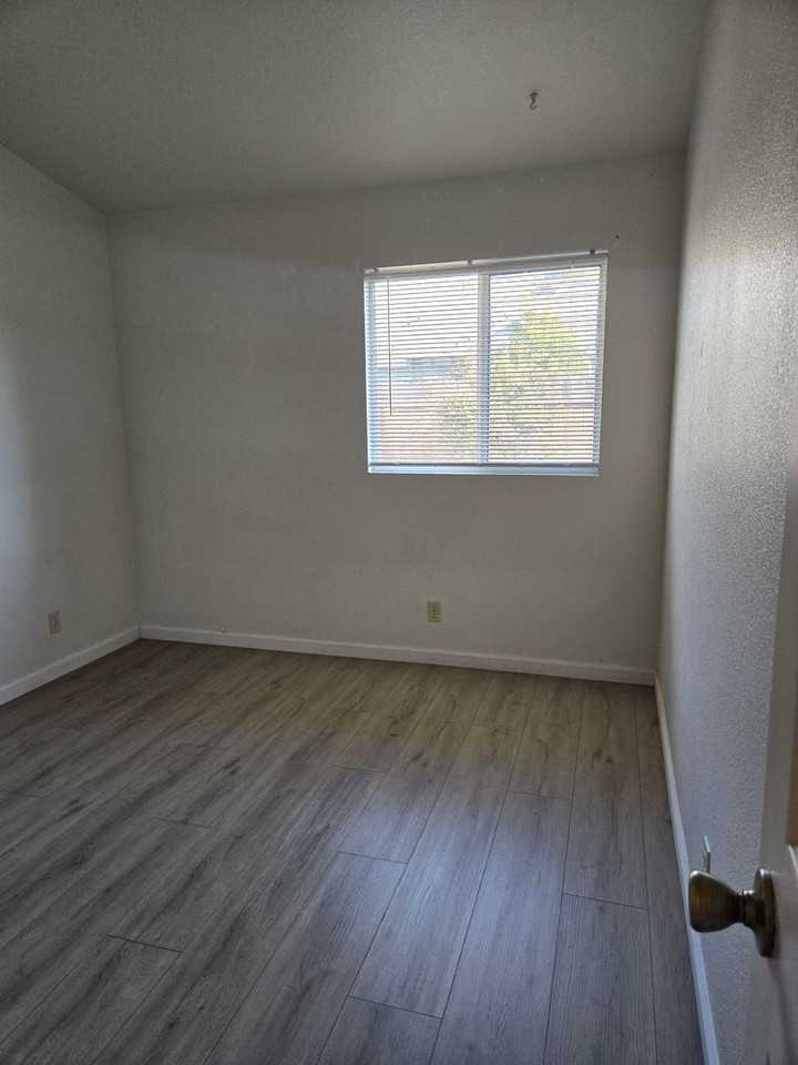 369 Leffler Pl - Photo 7 of 12