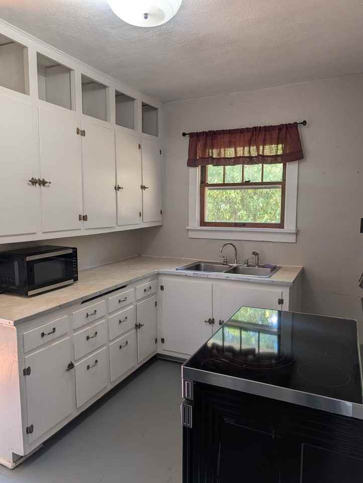 505 W 1st St - Photo 7 of 12