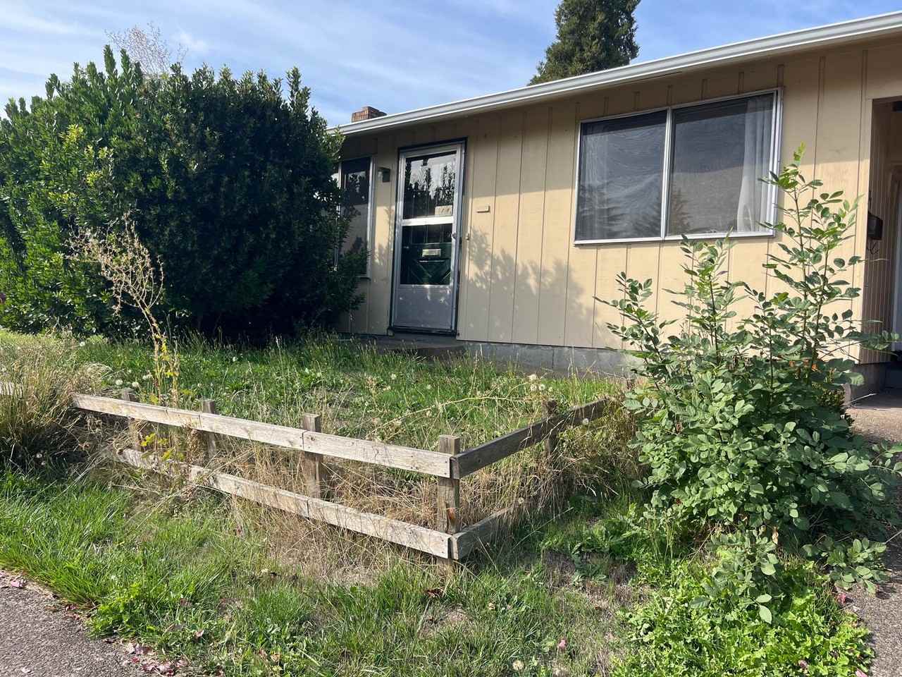 477 Nw Walnut Blvd - Photo 2 of 5