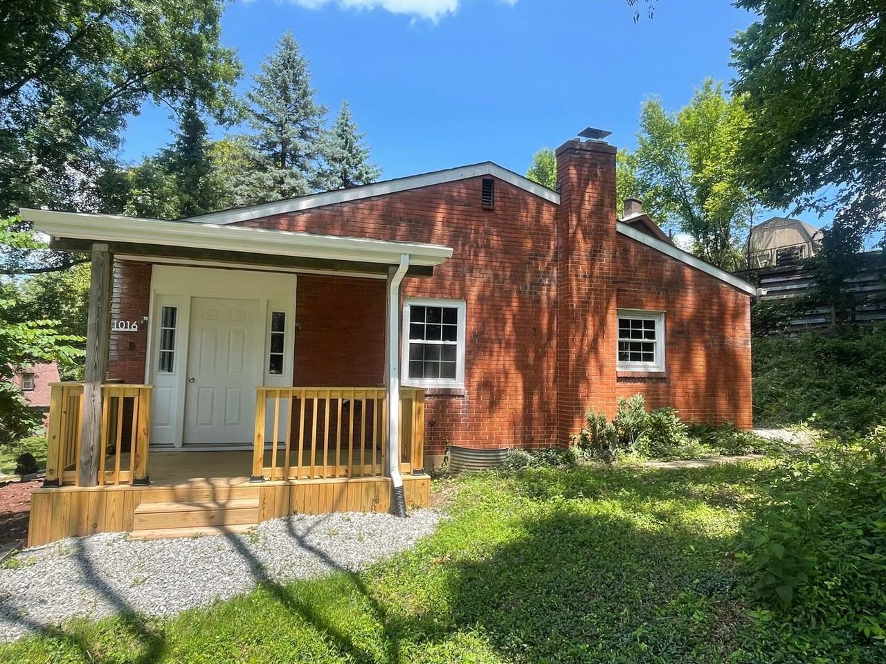 1016 Weber St - Photo 3 of 25