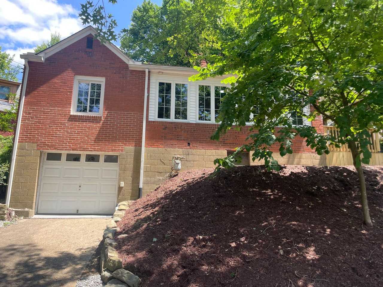 1016 Weber St - Photo 6 of 25