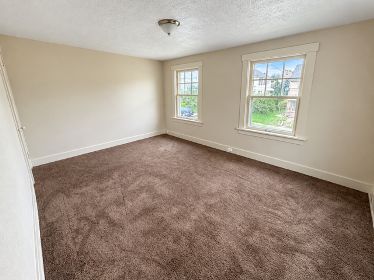 616 Farnsworth Ave - Photo 5 of 8