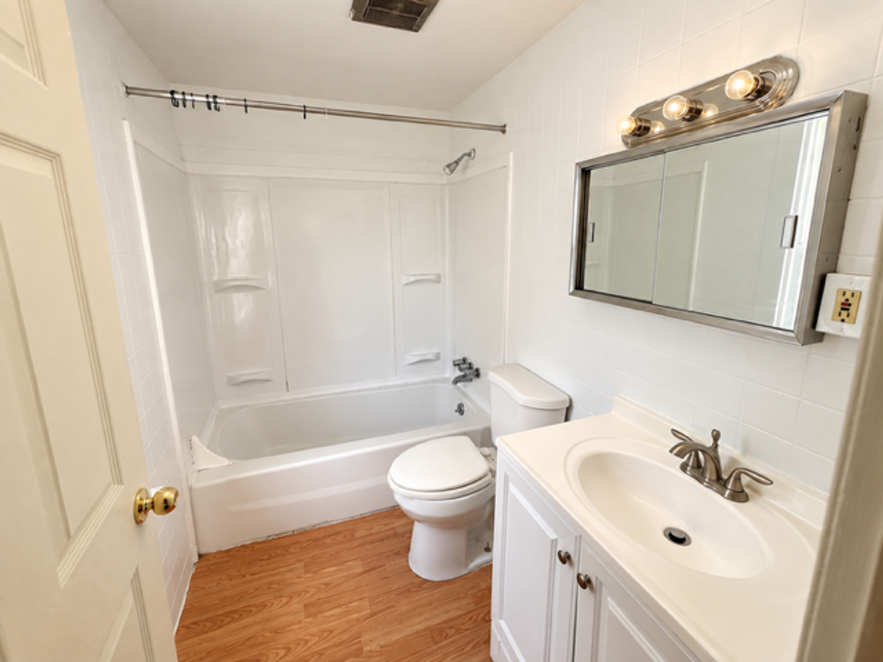 616 Farnsworth Ave - Photo 6 of 8