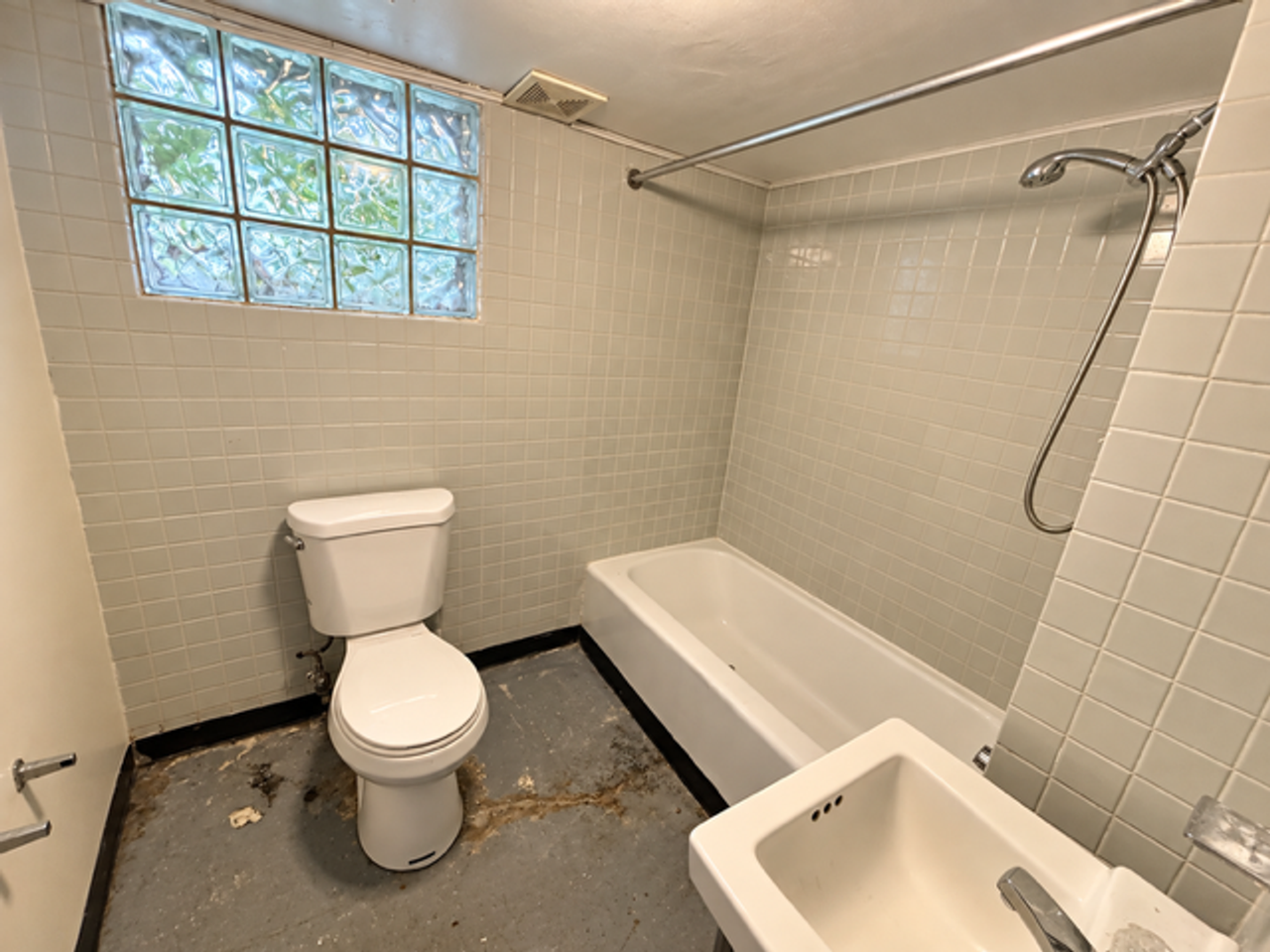 616 Farnsworth Ave - Photo 7 of 8