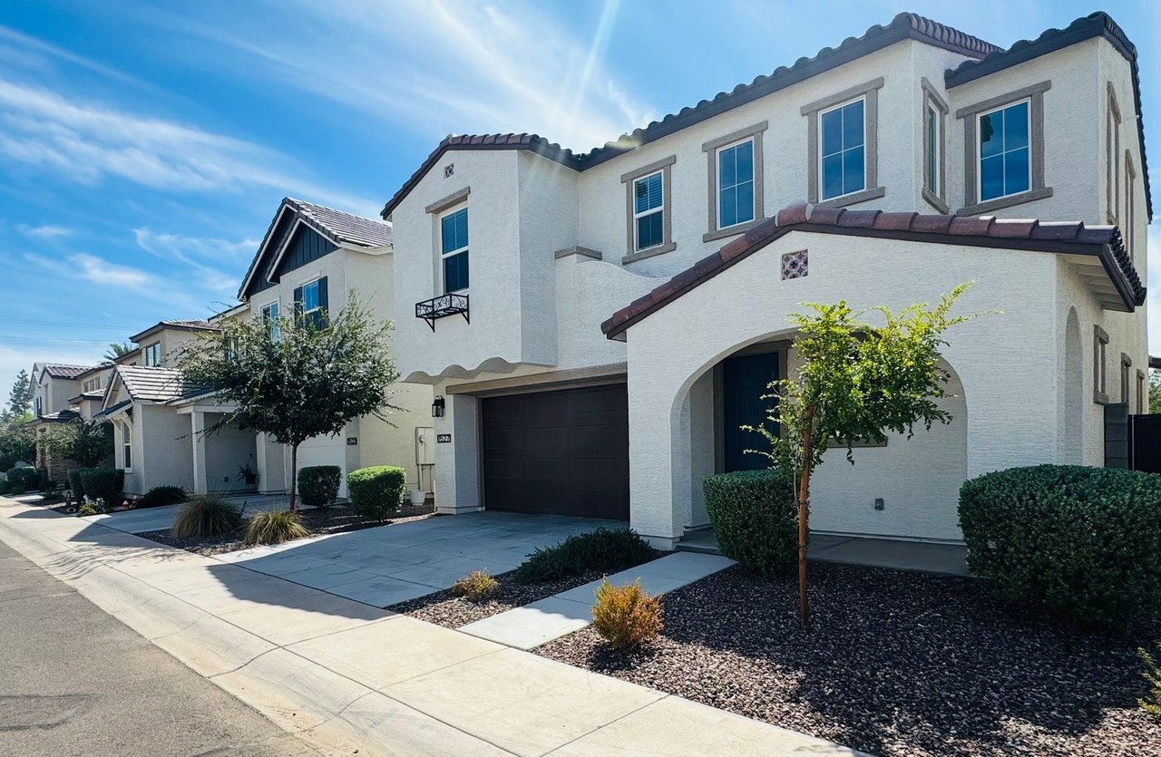 1527 W Sierra Vista Dr - Photo 3 of 23