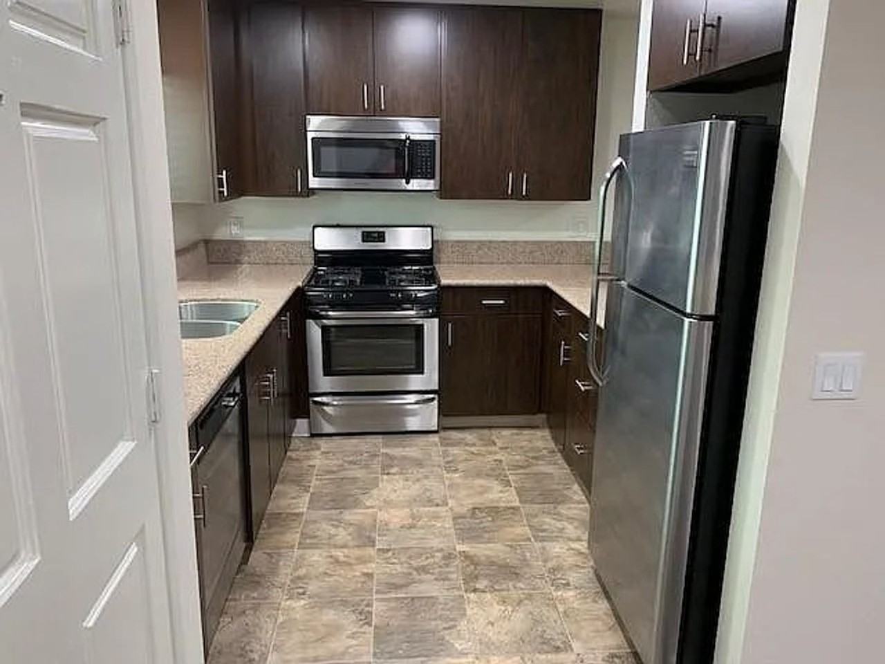 1345 Beverly Glen Blvd - Photo 4 of 23