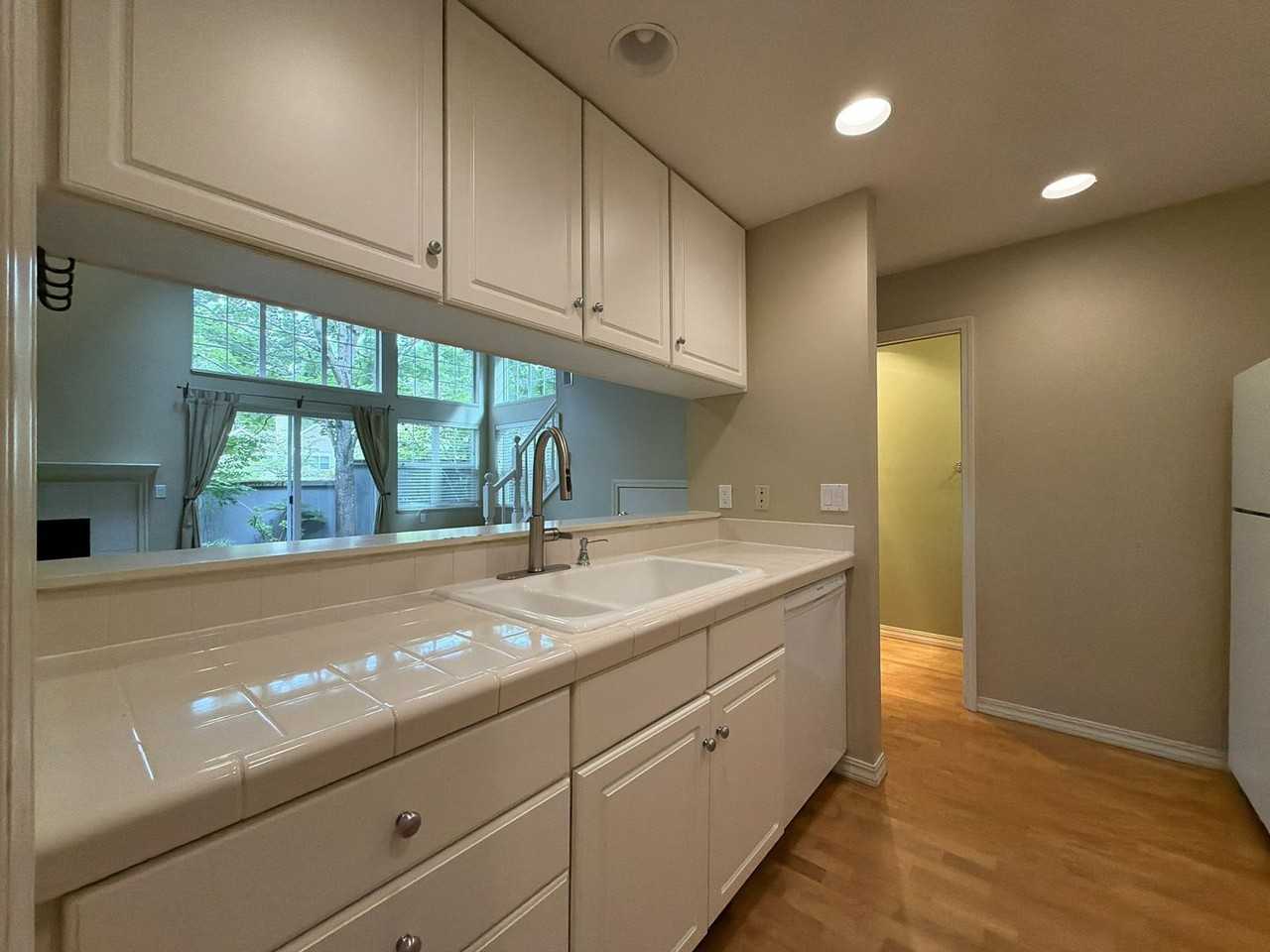 9605 Nw Miller Hill Dr - Photo 5 of 32