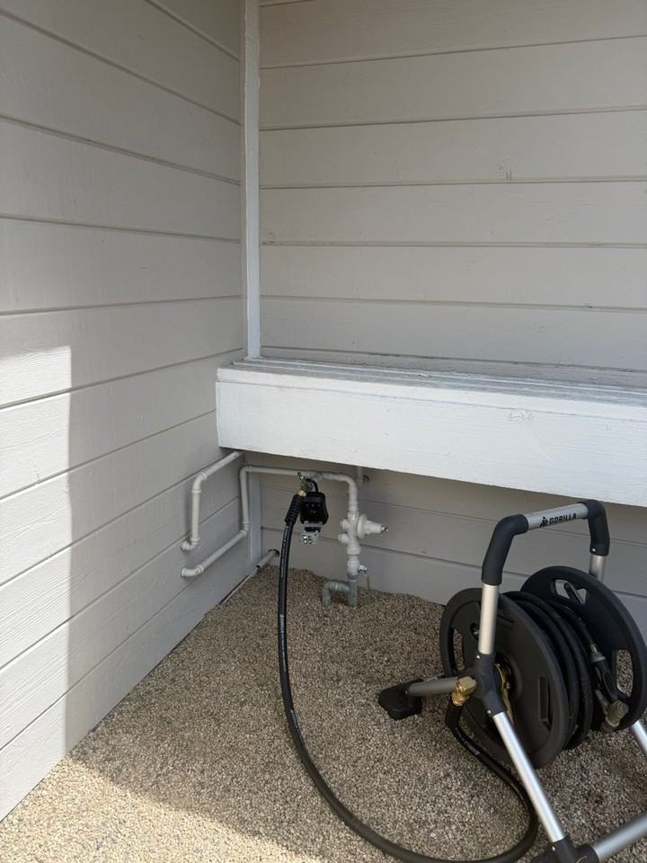 1037 Pine Dr - Photo 3 of 4