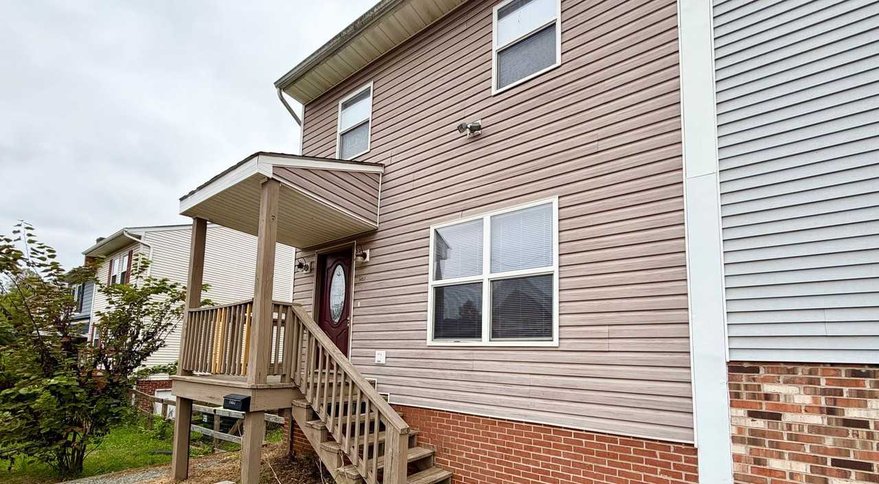 1457 Avon St - Photo 3 of 25