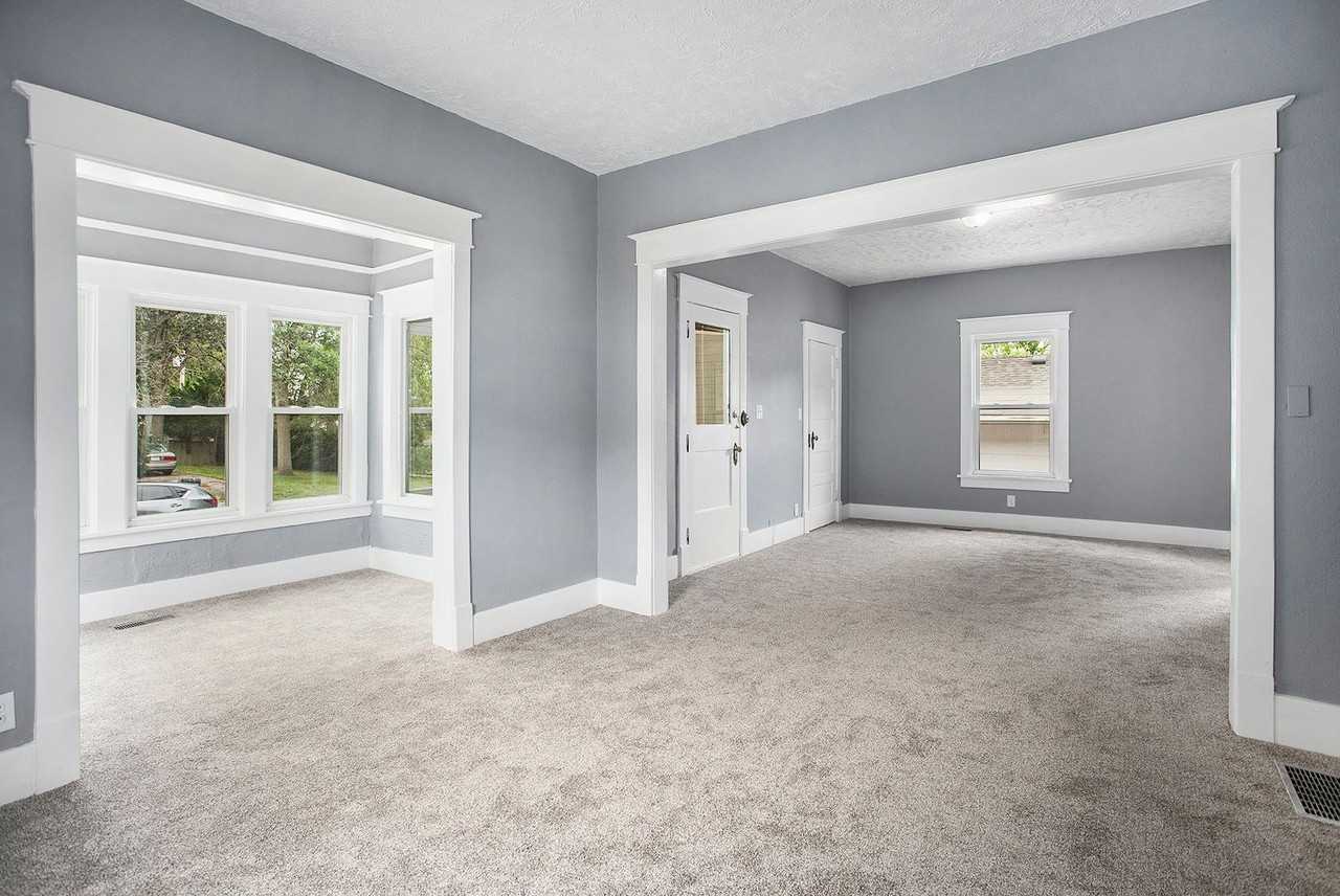 4220 Lenox Ave - Photo 3 of 15