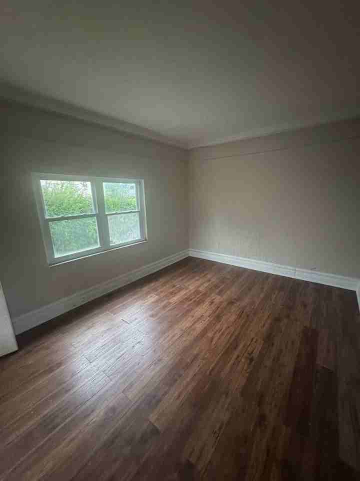 1901 Milligan Ave - Photo 2 of 10