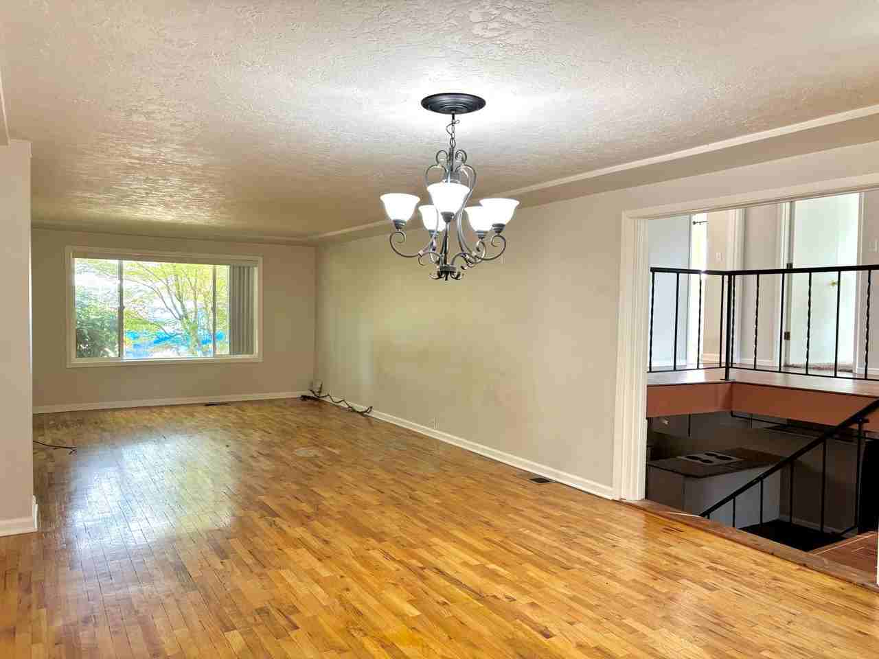 11600 Se Hawthorne St - Photo 2 of 19