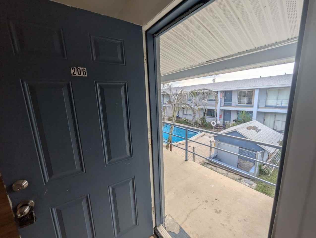 140 Minna Ln - Photo 2 of 8