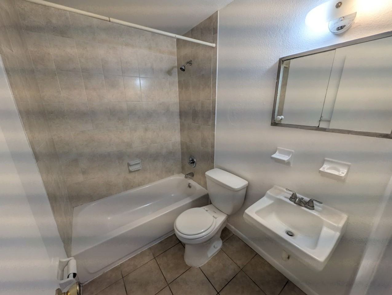 140 Minna Ln - Photo 7 of 8