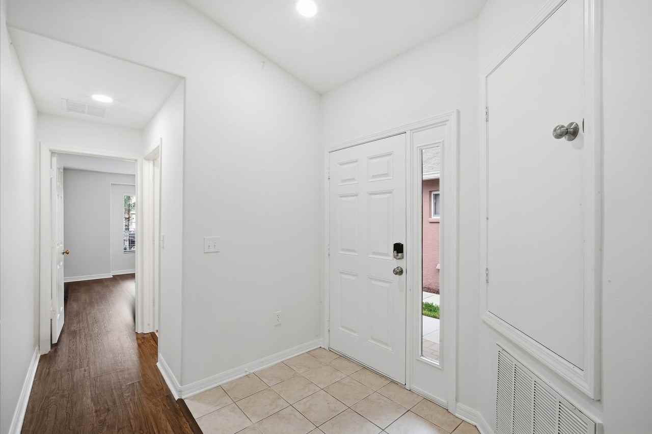6821 Aramon Ct - Photo 5 of 27