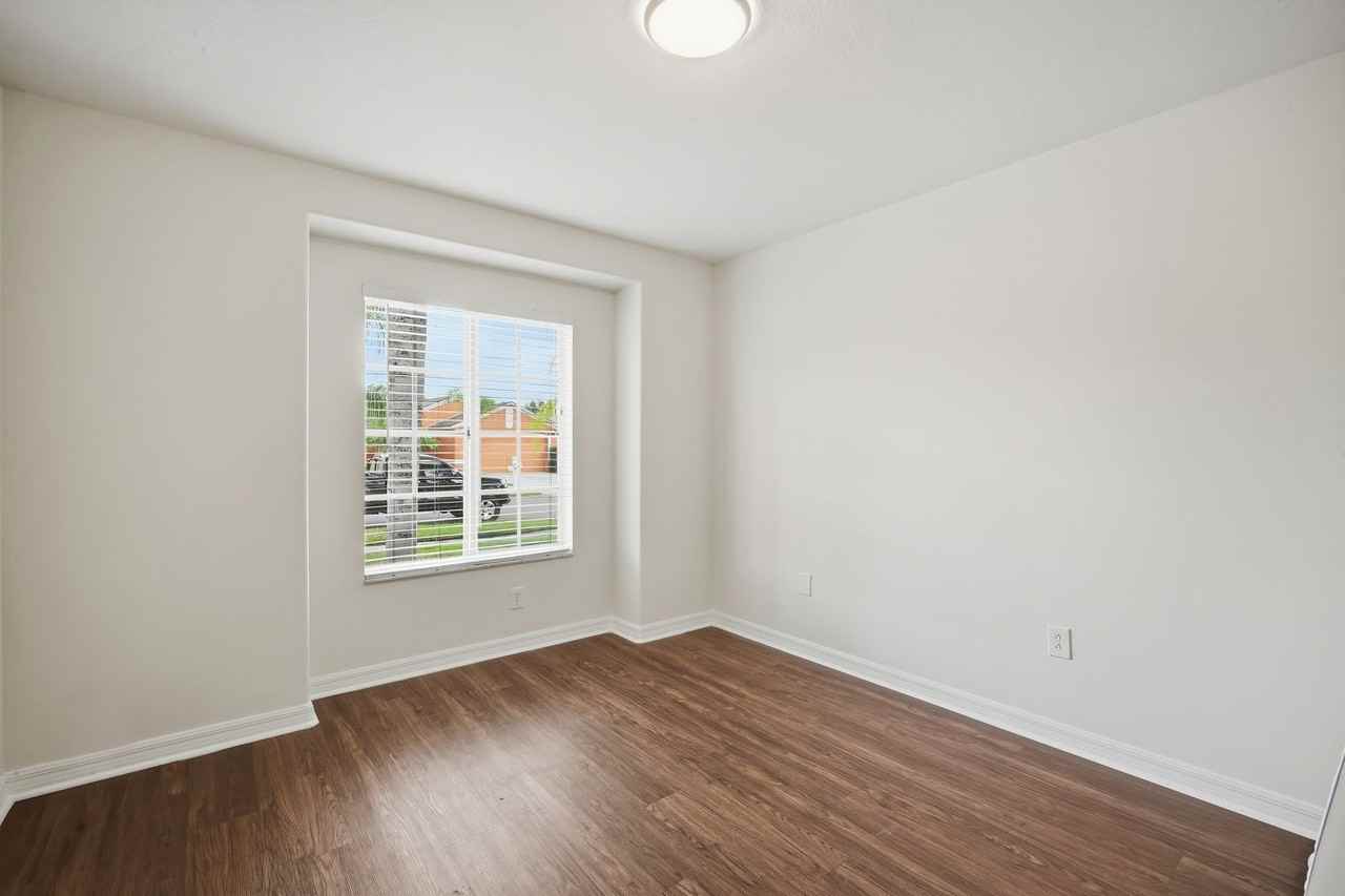 6821 Aramon Ct - Photo 7 of 27