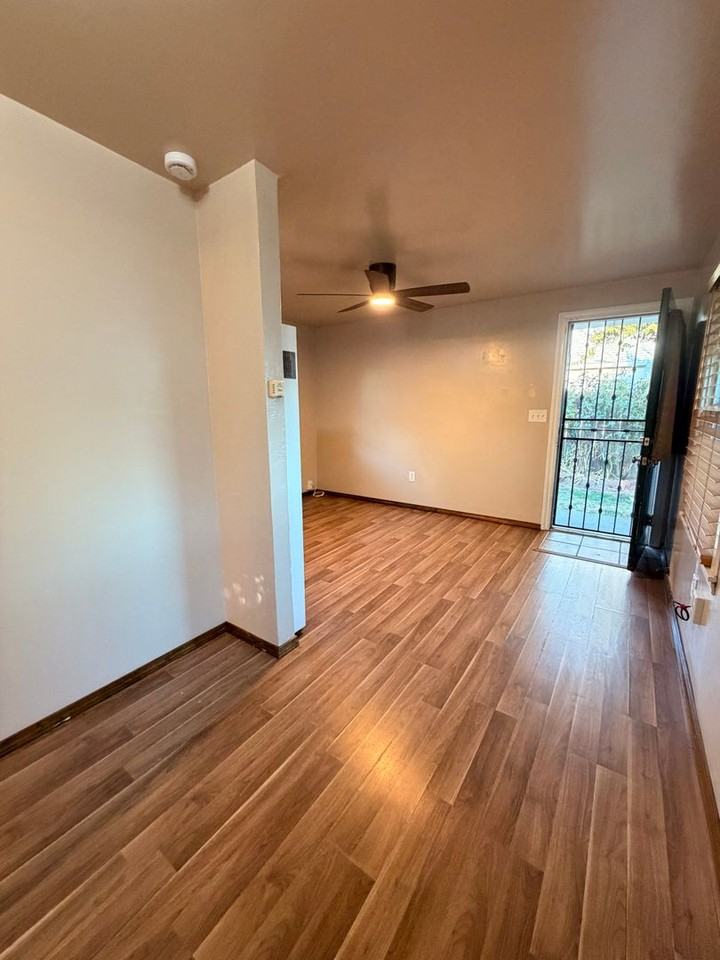 660 Maple St - Photo 3 of 6