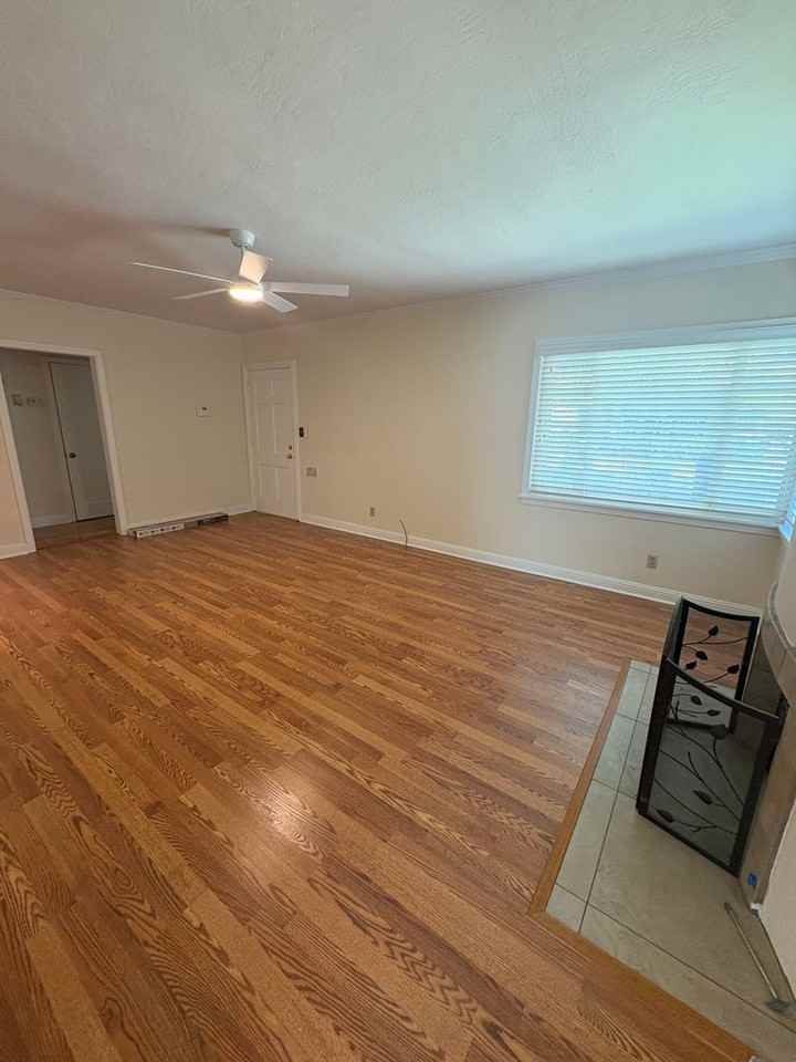556 5th Ave - Photo 4 of 25