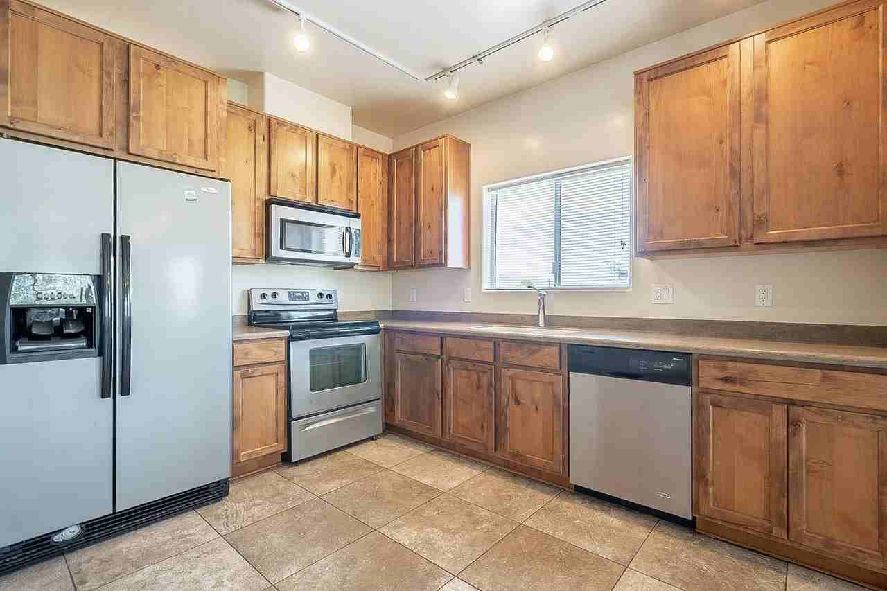 638-642 E. Lester St. ( 638-1, 638-2, 640-1, 640-2, 642-1, 642-2 ) - SVP - Photo 3 of 50