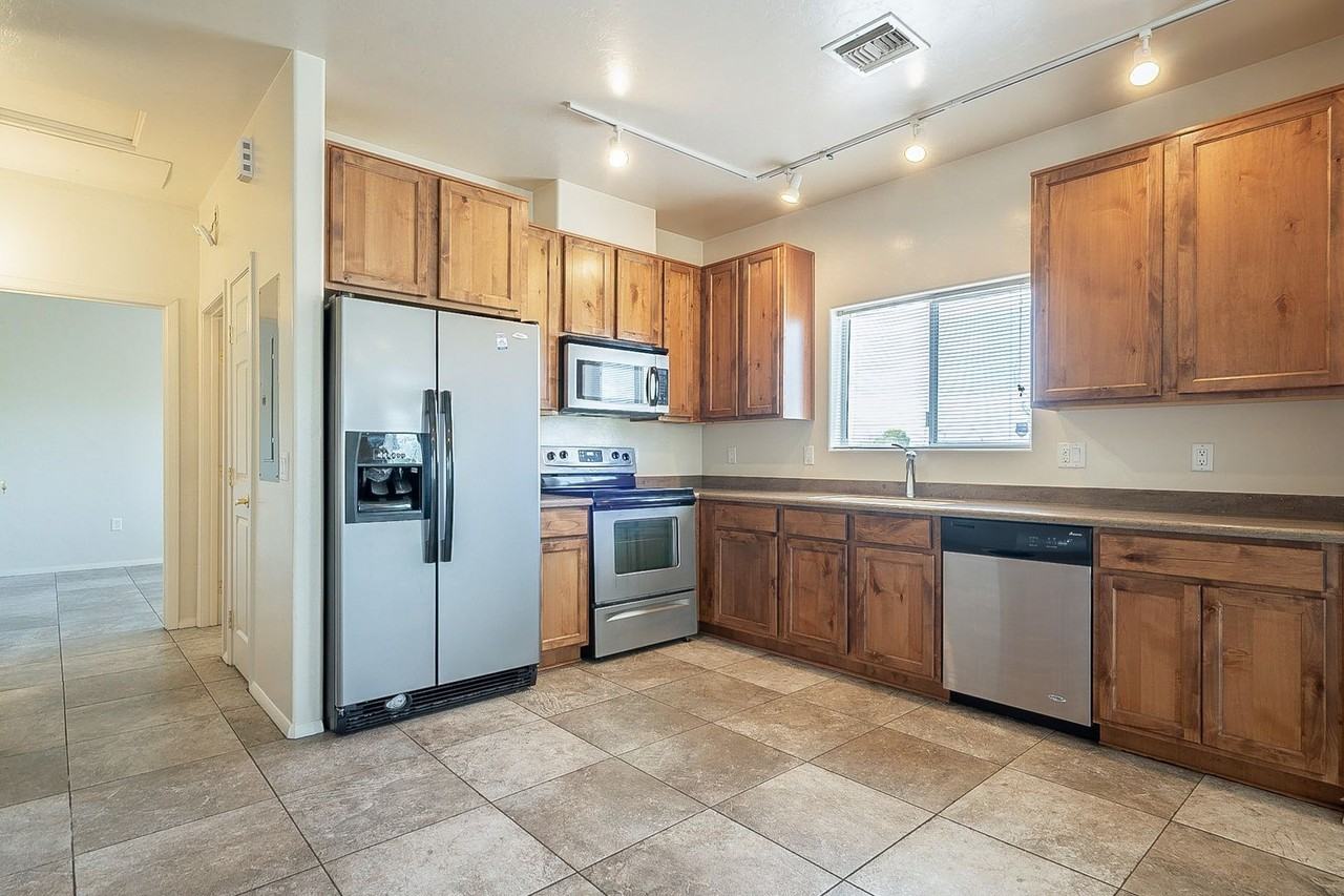 638-642 E. Lester St. ( 638-1, 638-2, 640-1, 640-2, 642-1, 642-2 ) - SVP - Photo 4 of 50