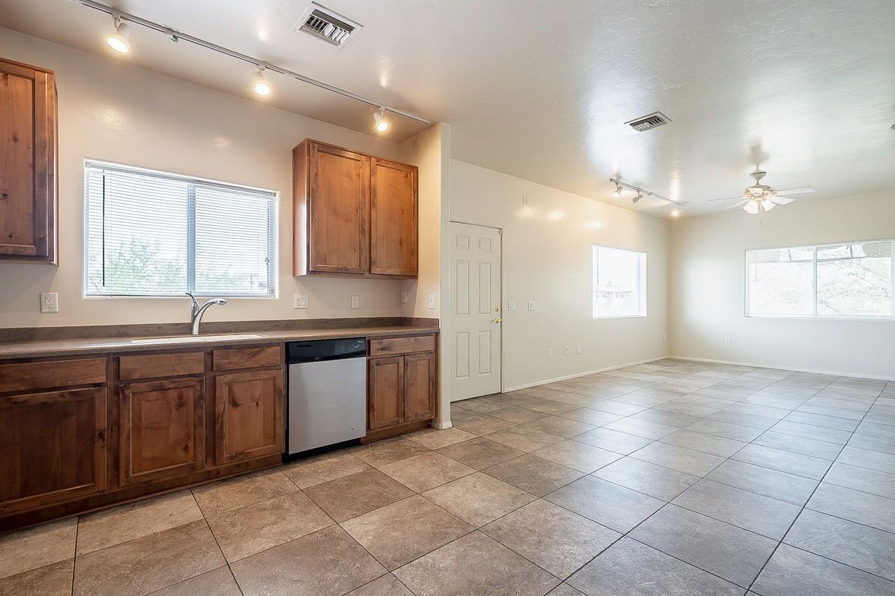 638-642 E. Lester St. ( 638-1, 638-2, 640-1, 640-2, 642-1, 642-2 ) - SVP - Photo 5 of 50