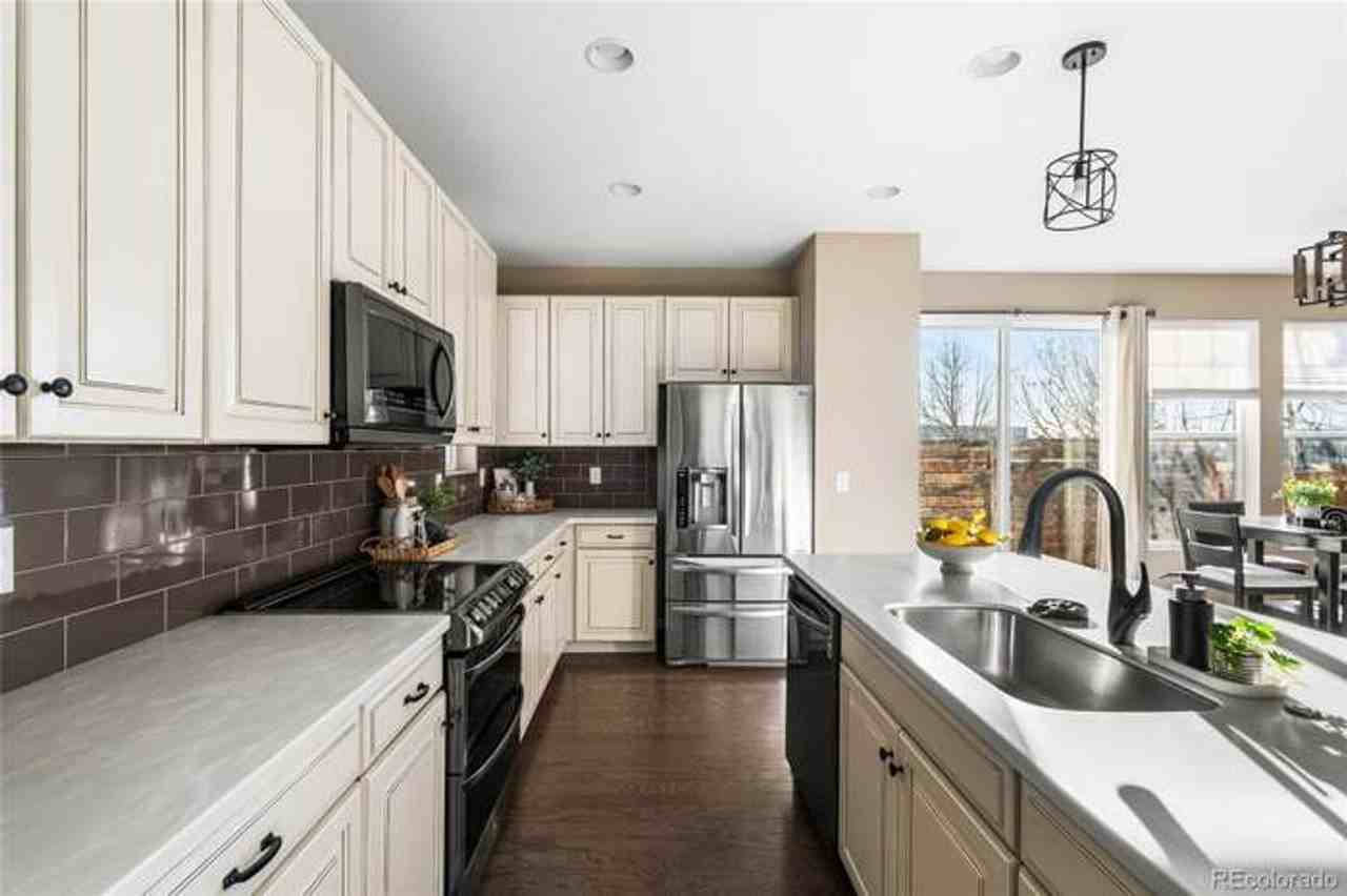5157 Clinton St - Photo 2 of 48