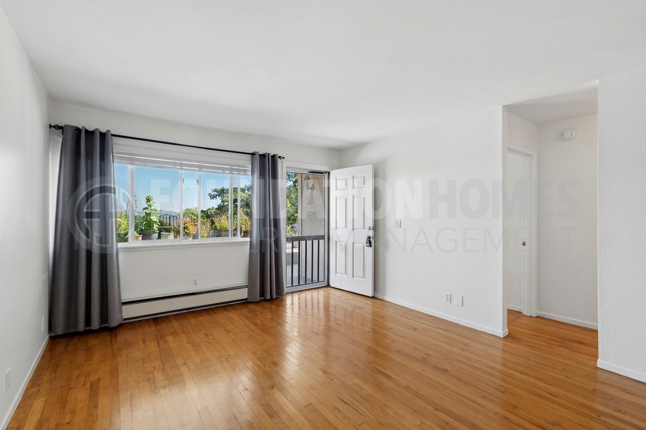237 Picnic Ave #10 - Photo 4 of 12