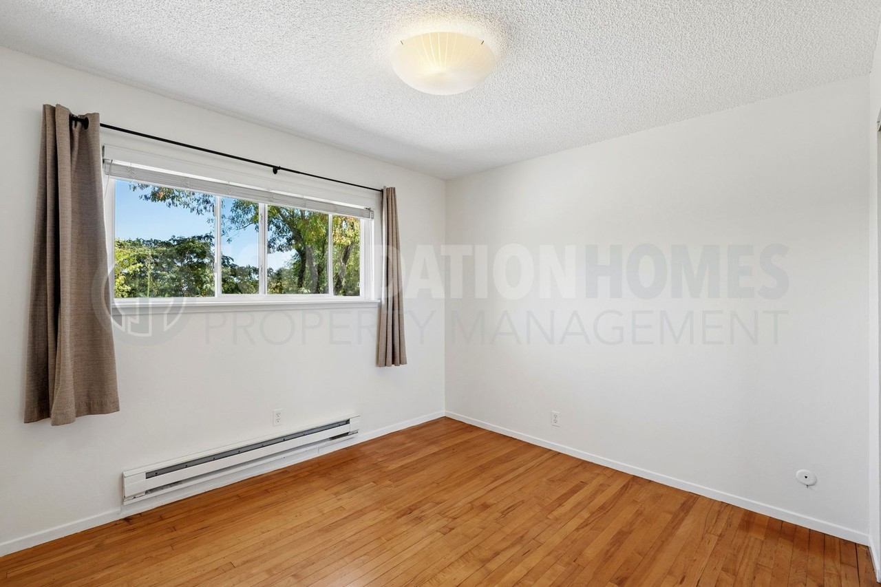 237 Picnic Ave #10 - Photo 6 of 12