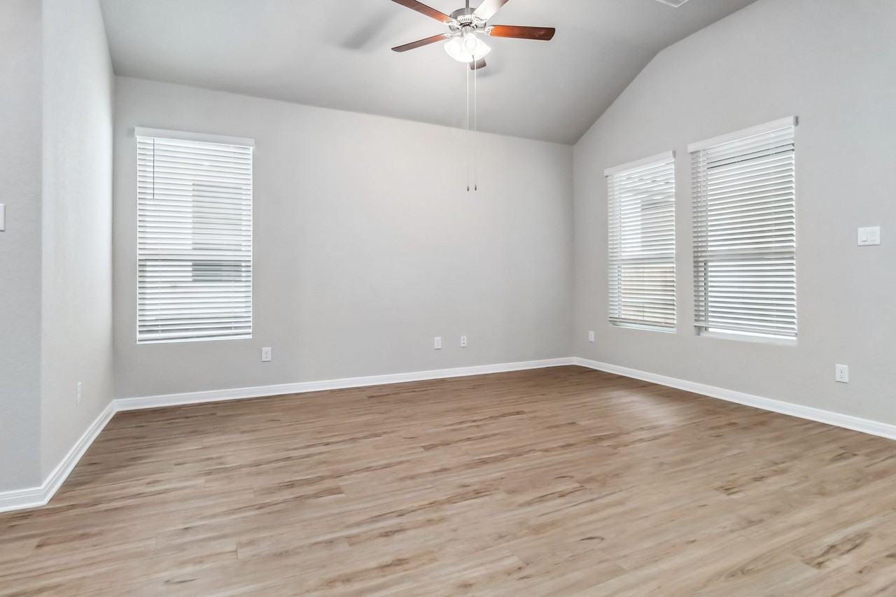 992 Staglin St #A - Photo 6 of 34