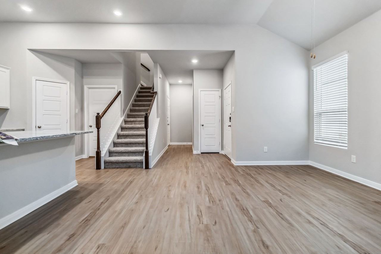 992 Staglin St #A - Photo 7 of 34