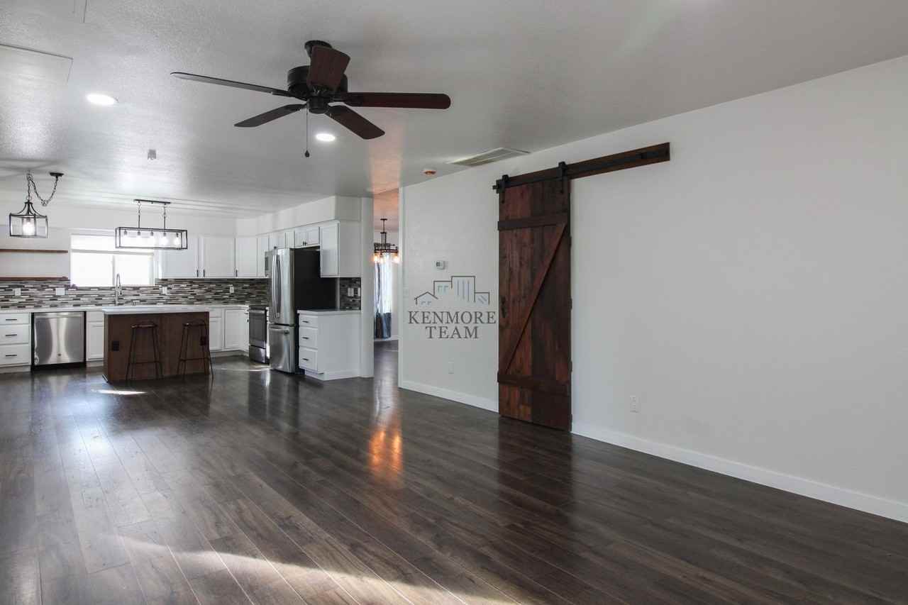 2503 W 37th Ave - Photo 6 of 32