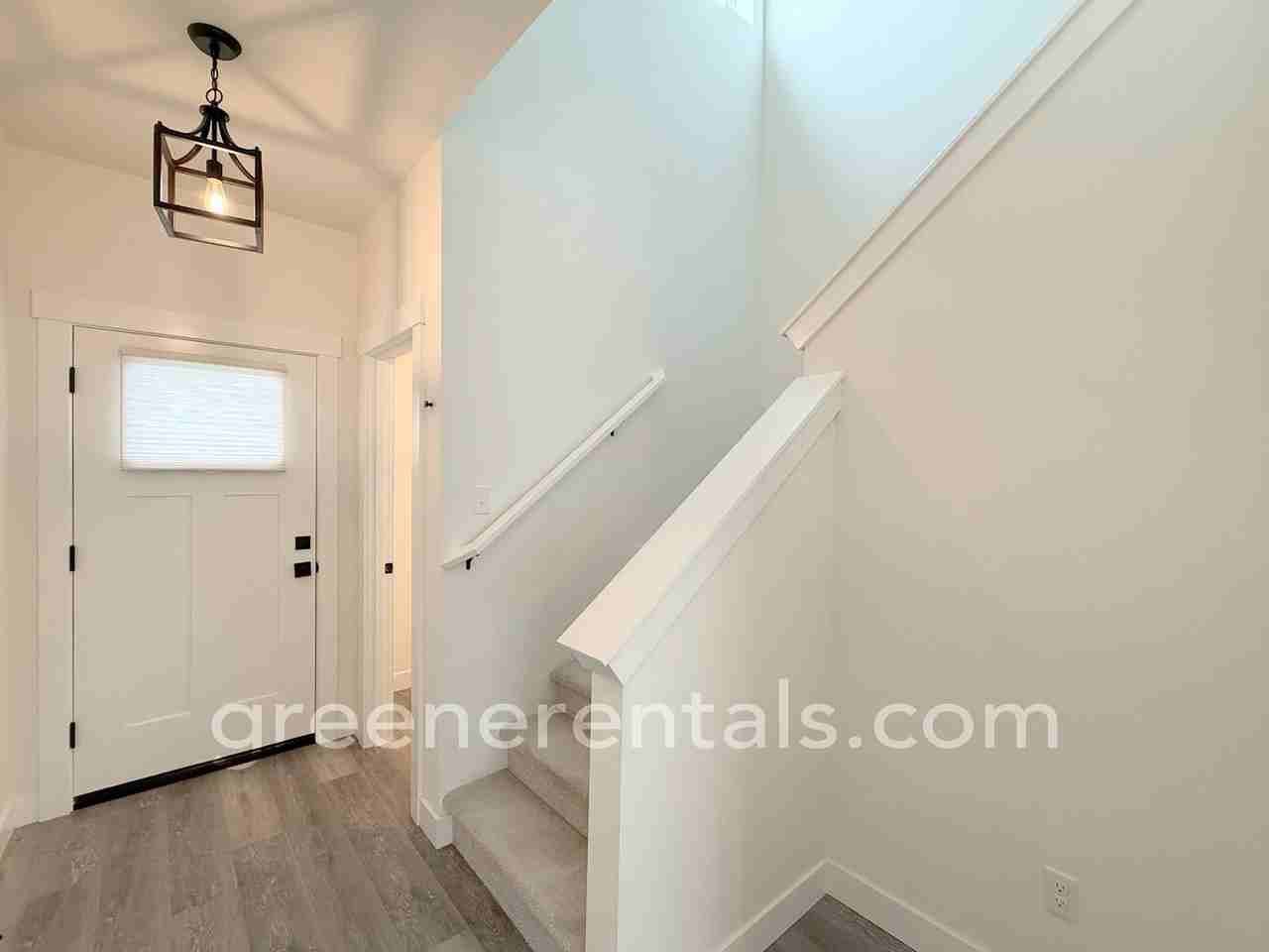 2545 Natola Dr Se - Photo 2 of 25
