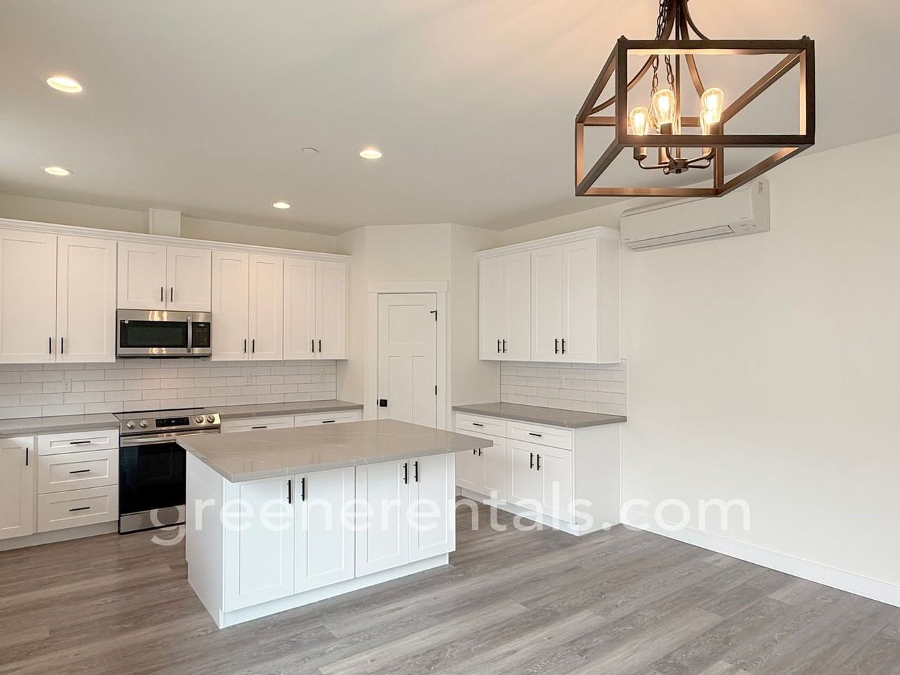 2545 Natola Dr Se - Photo 7 of 25