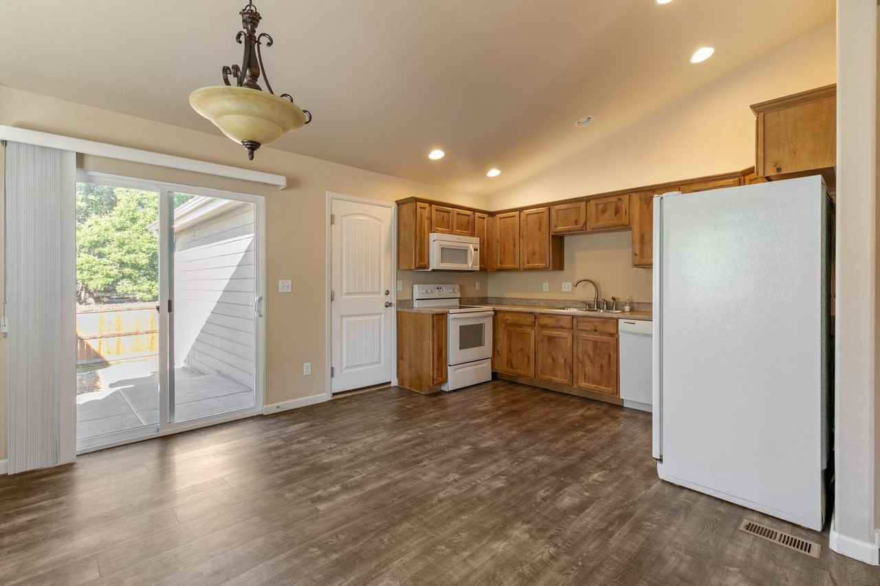 2235 Sopris Cir - Photo 3 of 25