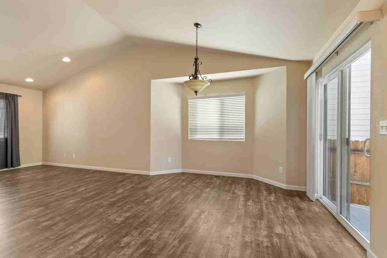 2235 Sopris Cir - Photo 7 of 25