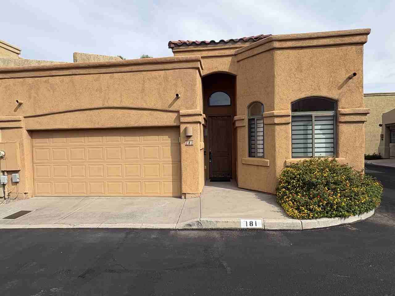 181 E Crown Ct - Photo 2 of 33