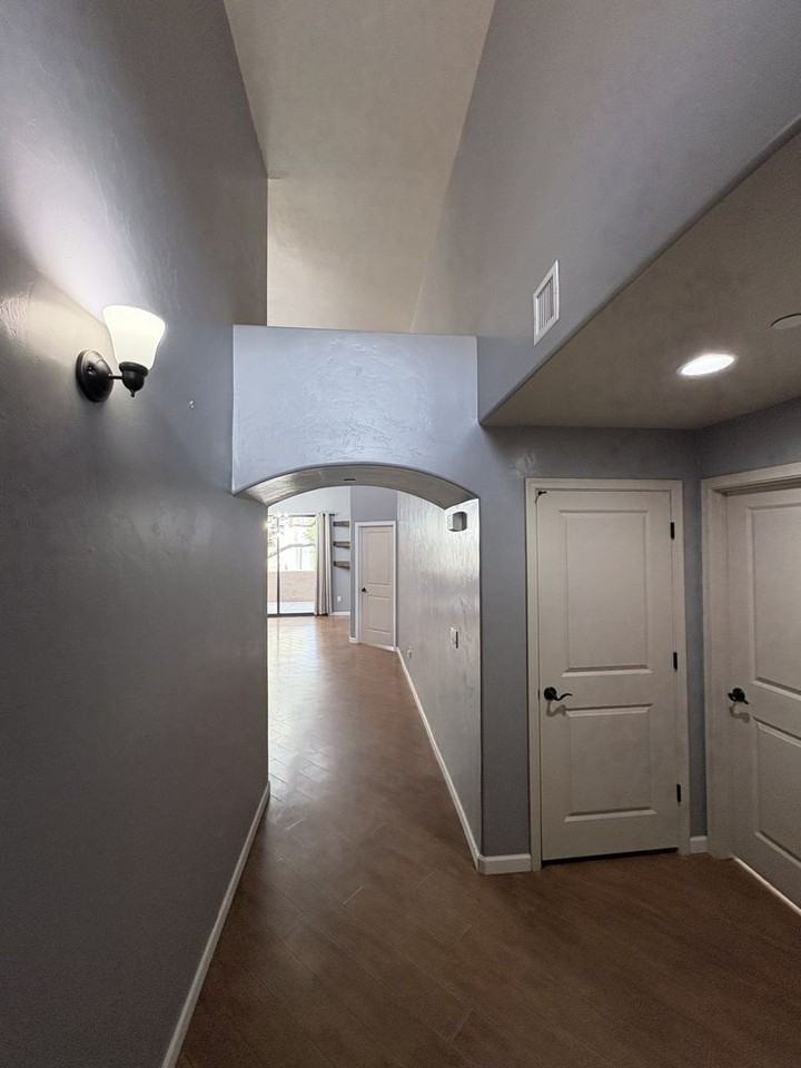 181 E Crown Ct - Photo 4 of 33