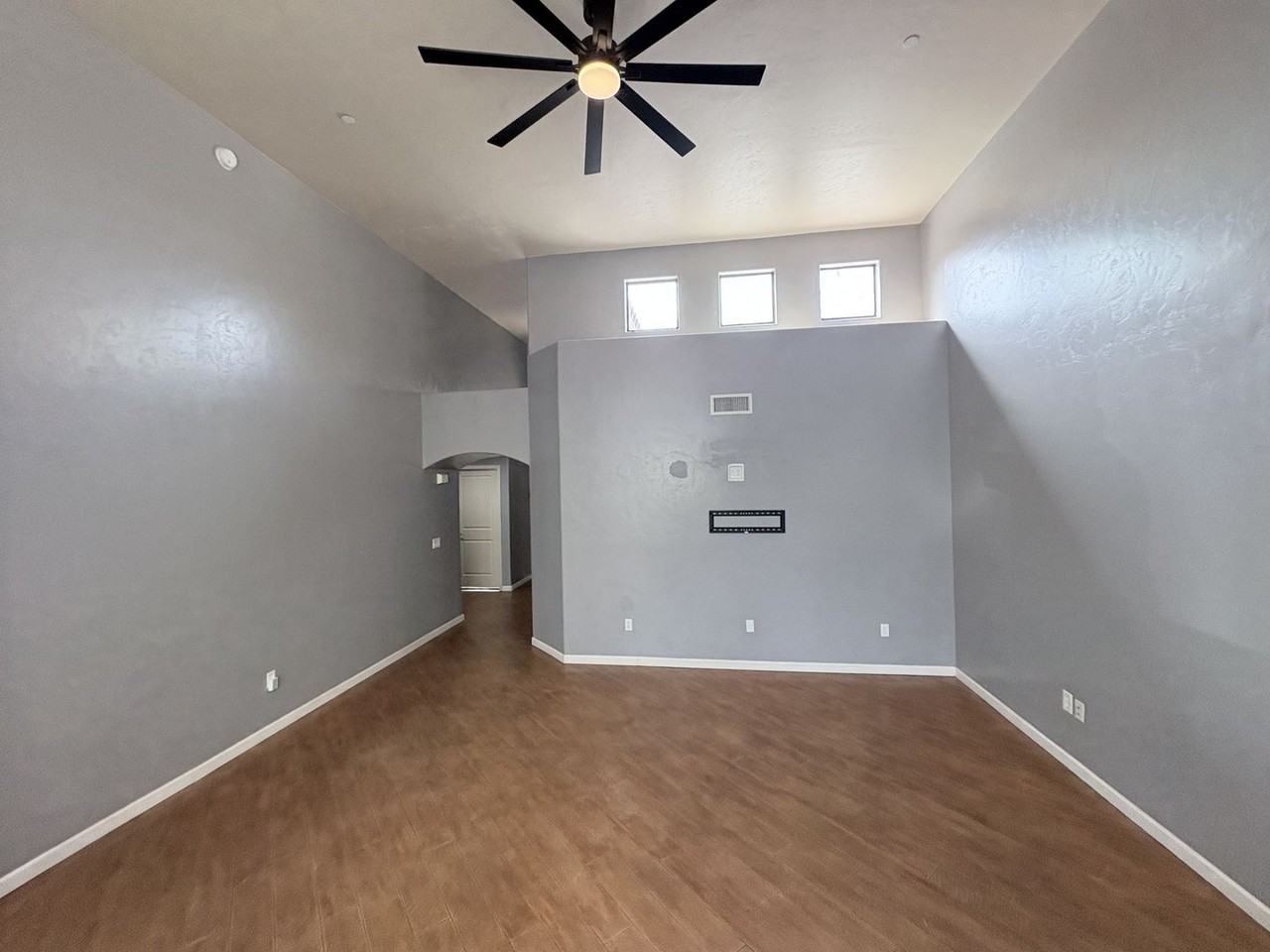181 E Crown Ct - Photo 6 of 33